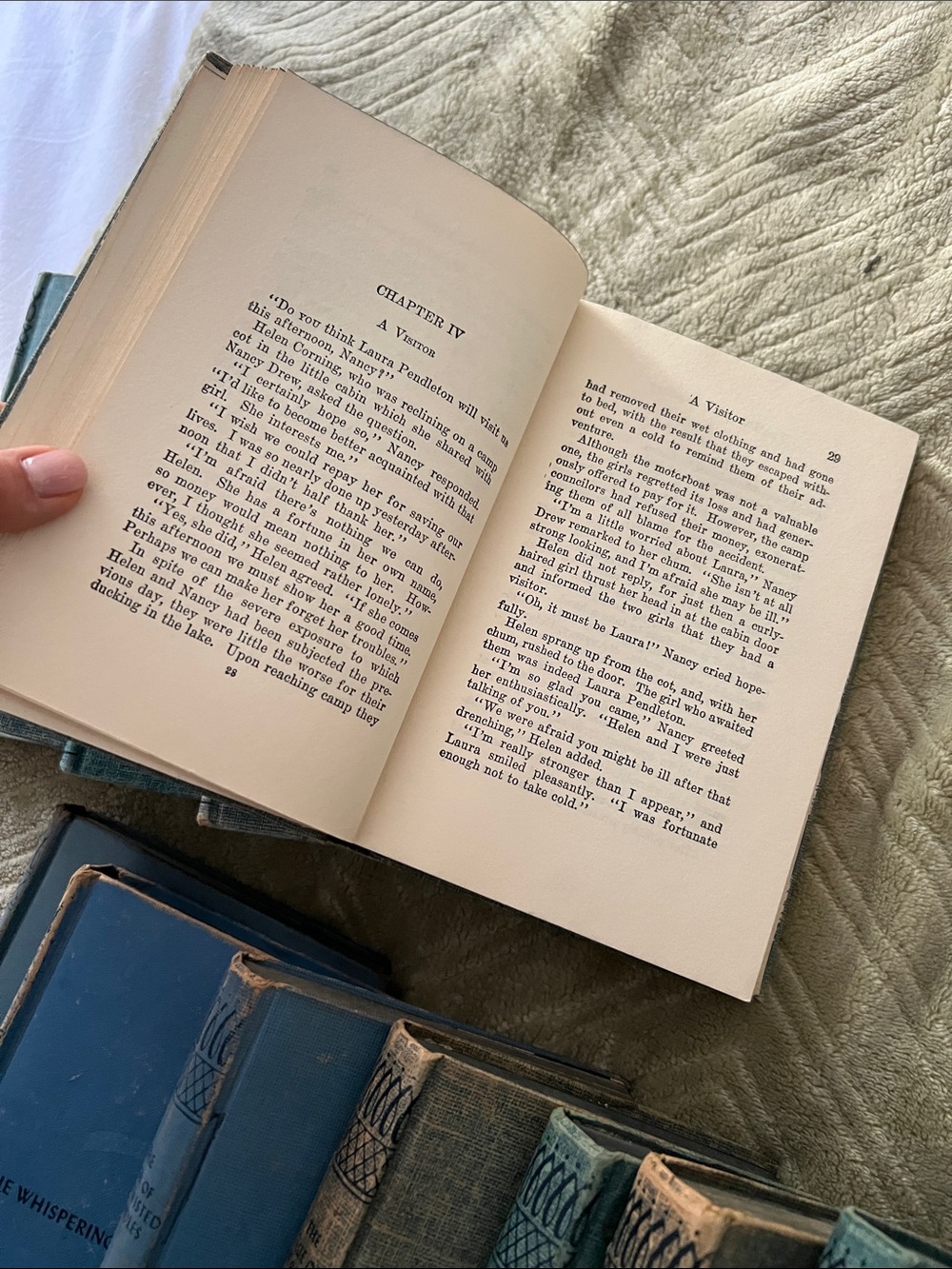 Vintage Carolyn Keene Nancy Drew Mystery Book Set - Blue/Teal Clothbound Spines - Picture 3 of 5